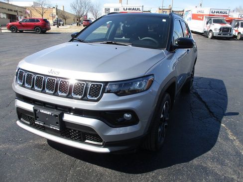 Used 2023 Jeep Compass Limited AWD/4WD image 1