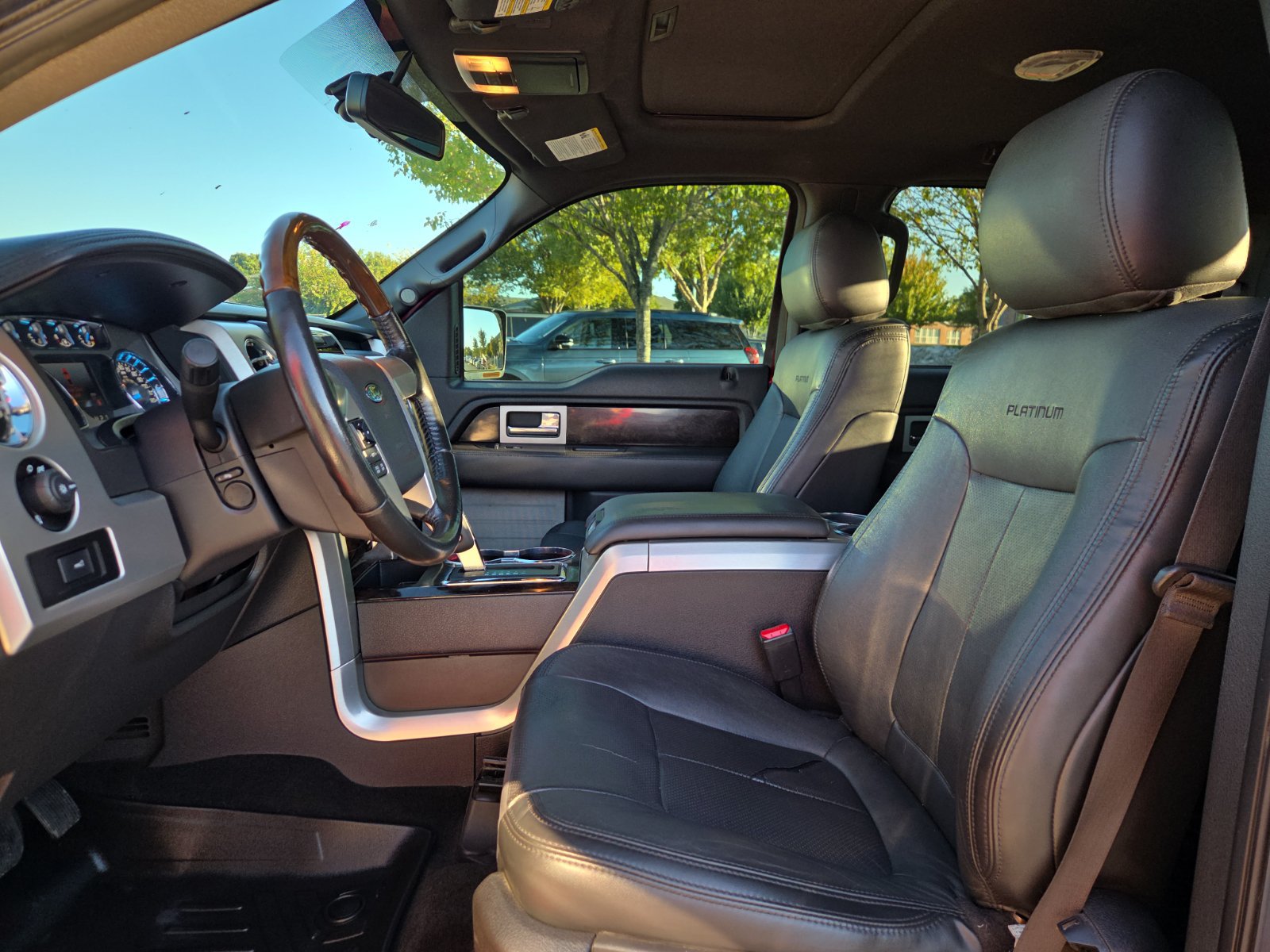 Used 2014 Ford F150 Platinum RWD image 14