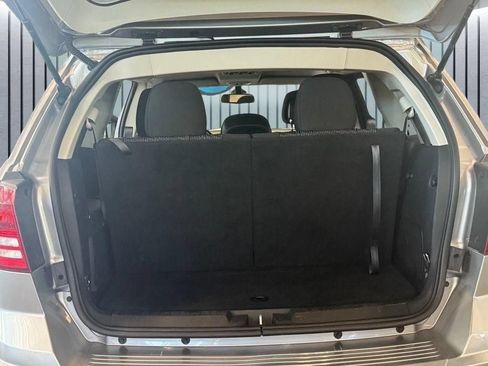 Used 2020 Dodge Journey SE w/ SE Popular Equipment Group FWD image 8