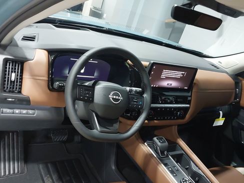 New 2026 Nissan Pathfinder Platinum AWD/4WD image 19