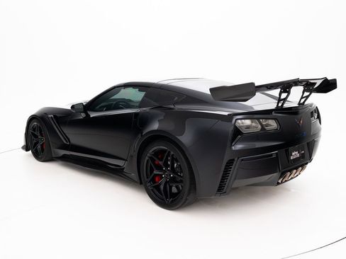 Used 2019 Chevrolet Corvette ZR1 RWD image 5
