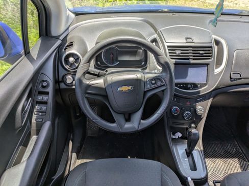 Used 2016 Chevrolet Trax LS FWD image 12