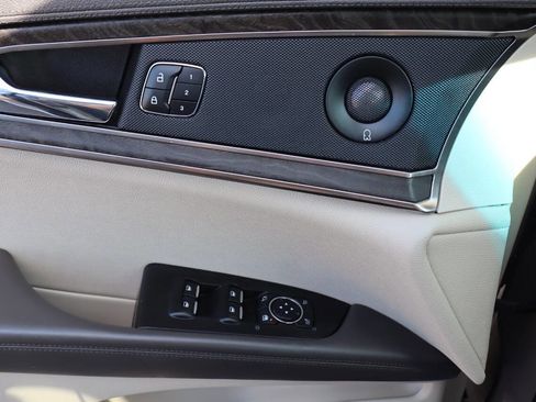 Used 2020 Lincoln Nautilus Reserve AWD/4WD image 15