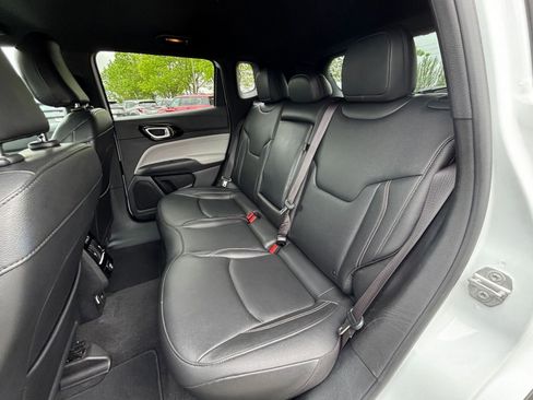 Used 2025 Jeep Compass Limited AWD/4WD image 37