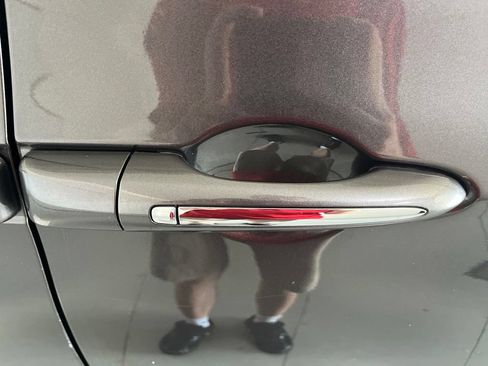 Used 2023 Chrysler Pacifica Limited FWD image 40