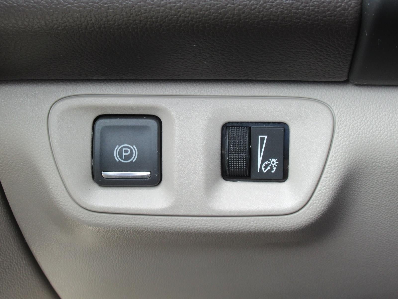 Used 2019 GMC Acadia Denali w/ Technology Package FWD image 23