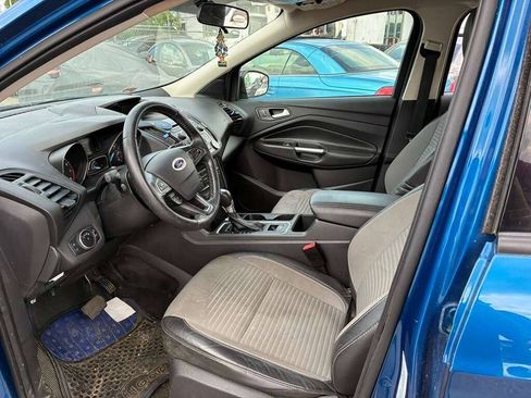 Used 2017 Ford Escape SE w/ SE Sport Appearance Package FWD image 5