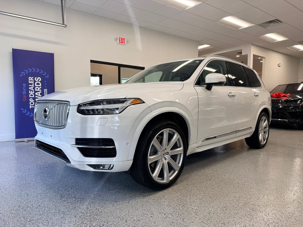 Used 2017 Volvo XC90 T6 Inscription w/ Vision Package AWD/4WD image 4