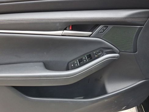 Used 2025 MAZDA MAZDA3 s image 12