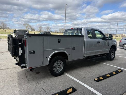 Used 2019 Ford F250 XL w/ XL Value Package image 2