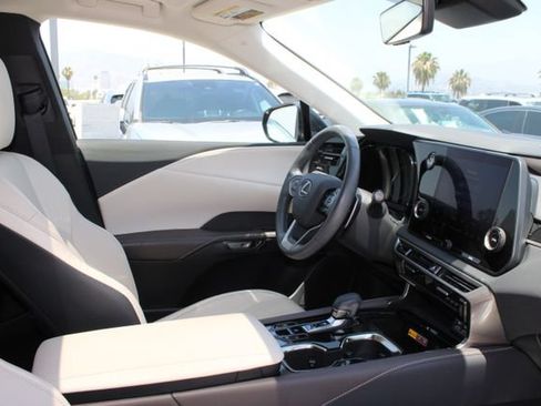 Certified 2024 Lexus RX 350 FWD w/ Technology Package image 5