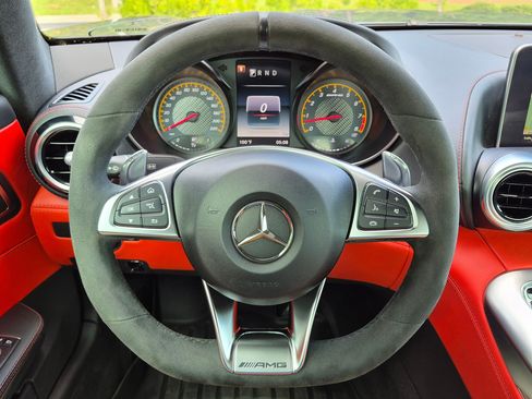 Used 2018 Mercedes-Benz AMG GT S image 19