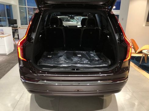 New 2026 Volvo XC90 B6 Plus w/ Protection Package Premier image 36