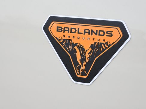 New 2025 Ford Bronco Badlands image 12