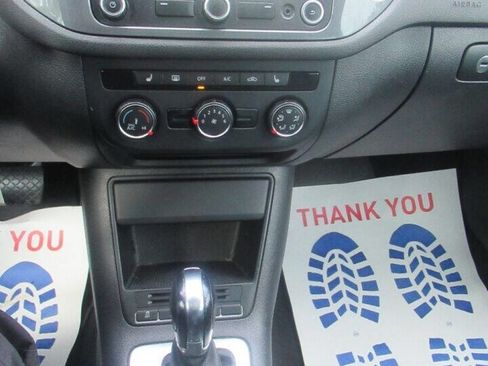 Used 2013 Volkswagen Tiguan SE image 20