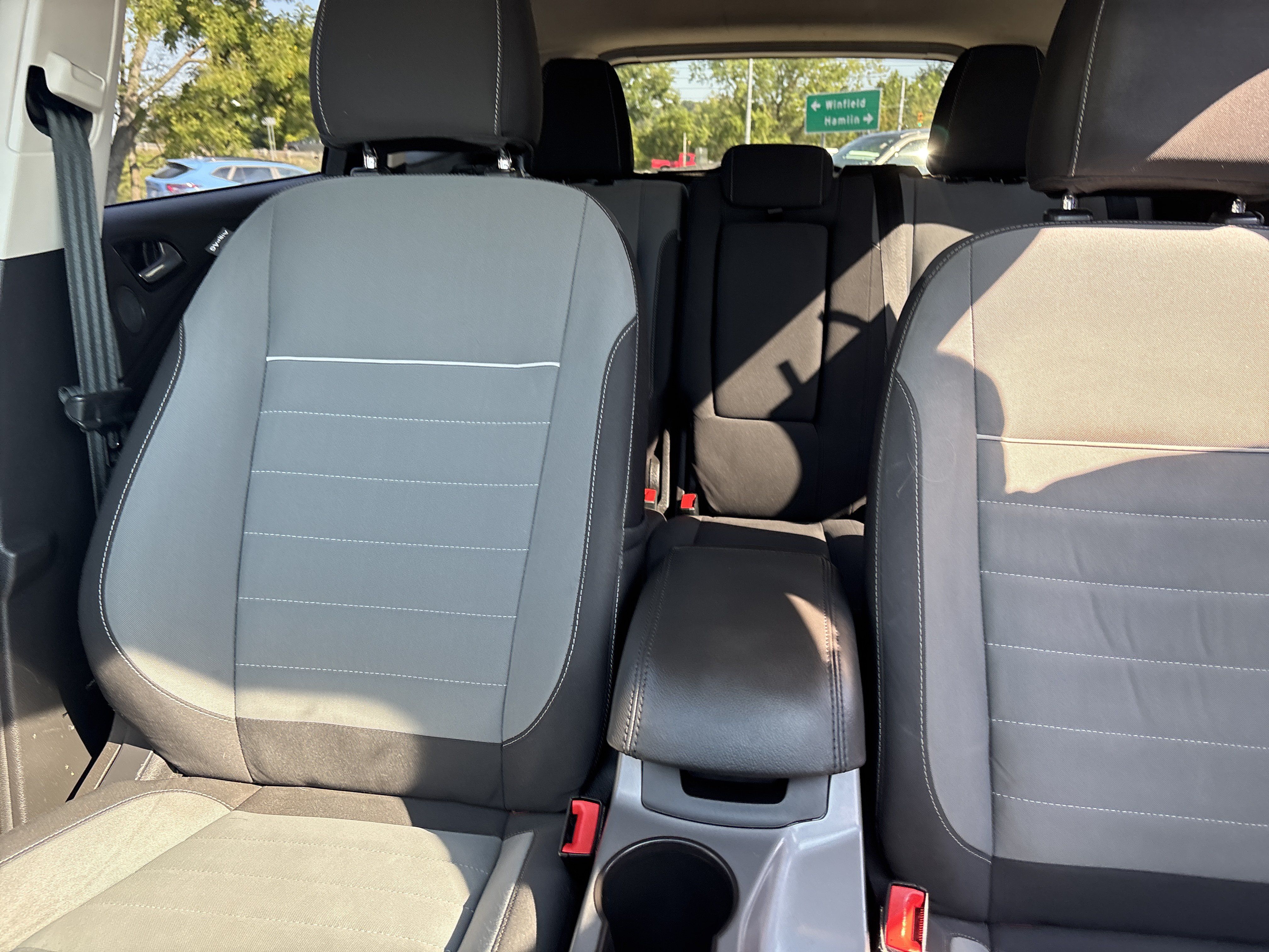 Used 2015 Ford Escape SE w/ Equipment Group 201A AWD/4WD image 12