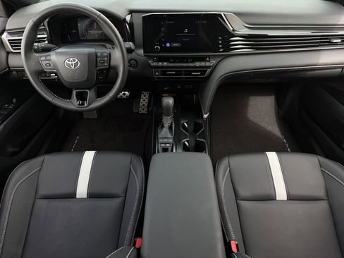 Used 2025 Toyota Camry SE FWD image 12