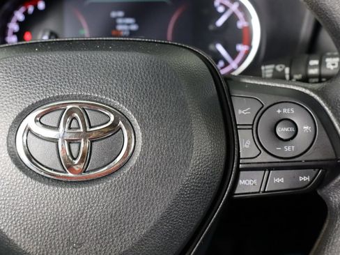 Used 2025 Toyota RAV4 XLE FWD image 10