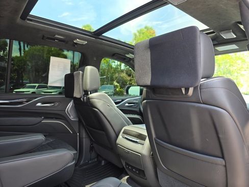 Used 2023 Cadillac Escalade V w/ LPO, ONYX Package AWD/4WD image 17