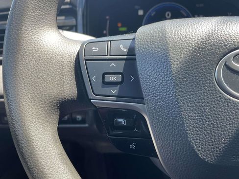Used 2025 Toyota Camry LE FWD image 28