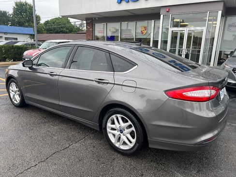 Used 2014 Ford Fusion SE FWD image 12