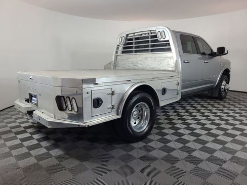 Used 2022 RAM 3500 Limited image 3