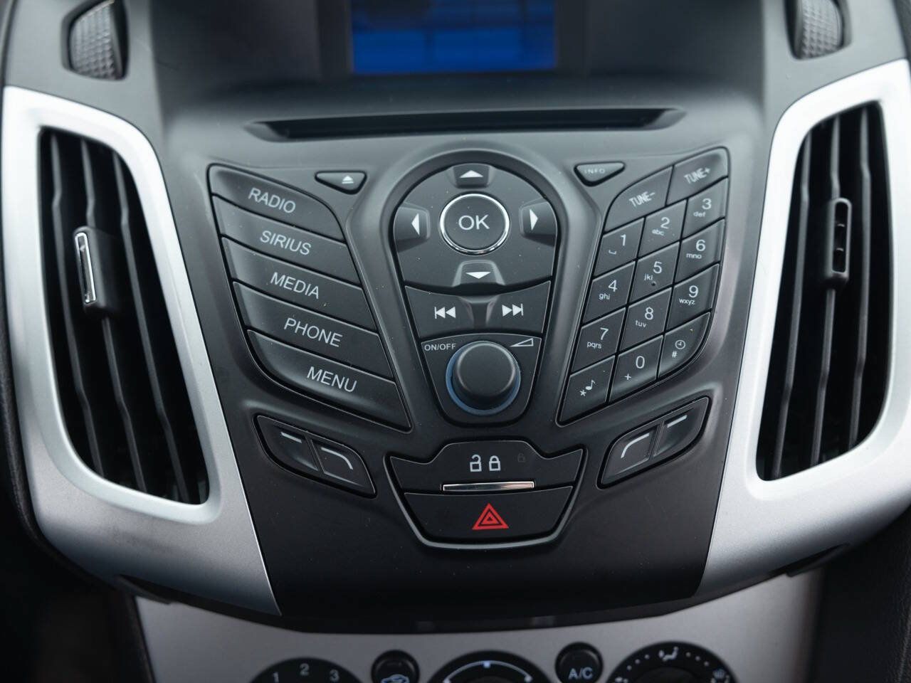 Used 2013 Ford Focus SE FWD image 33