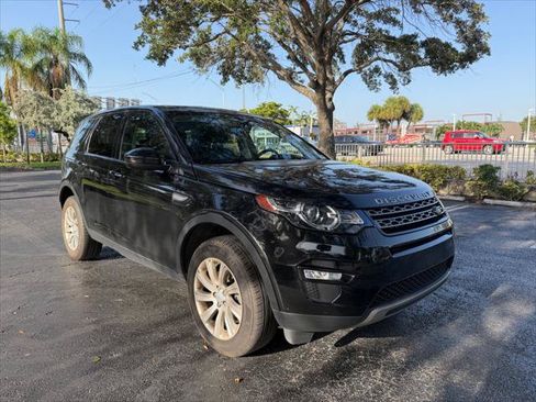 Used 2019 Land Rover Discovery Sport SE AWD/4WD image 9