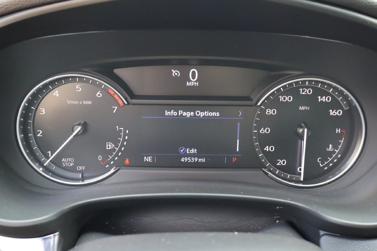 Used 2023 Cadillac XT4 Luxury w/ Cold Weather Package FWD image 10