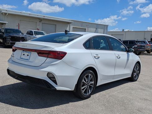 Certified 2024 Kia Forte LXS w/ LXS Technology Package FWD image 4