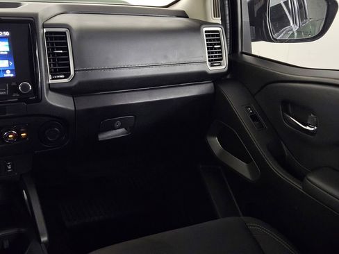 Used 2022 Nissan Frontier SV image 10