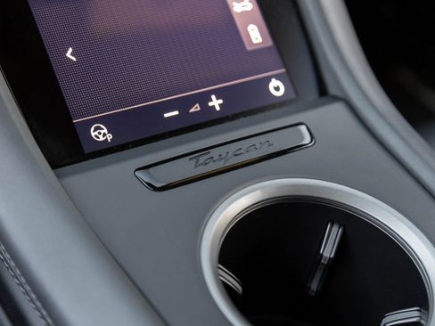 Certified 2025 Porsche Taycan image 27