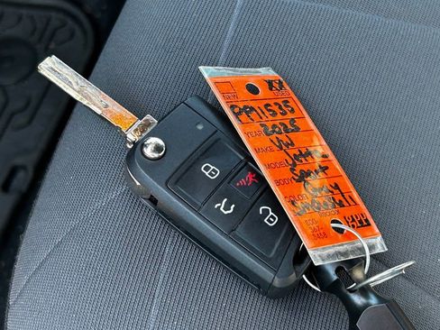 Used 2025 Volkswagen Jetta Sport image 52