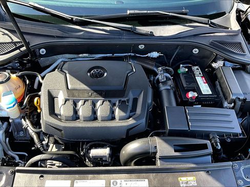 Used 2019 Volkswagen Passat 2.0T Wolfsburg w/ Wheels & Sunroof Package image 6