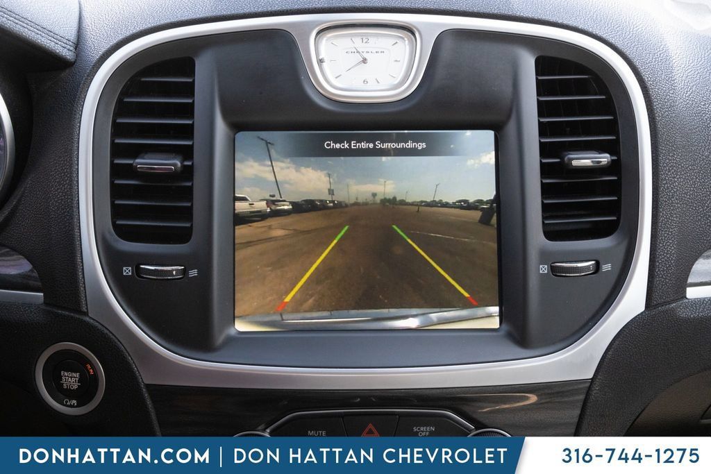 Used 2020 Chrysler 300 Touring w/ Driver Convenience Group RWD image 10