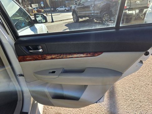 Used 2011 Subaru Legacy 3.6R Limited w/ Appearance Package 1H image 21