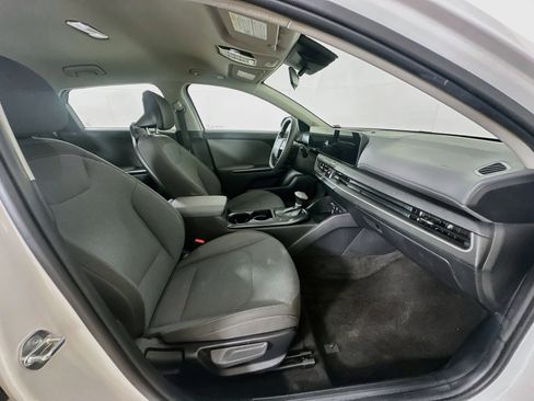Used 2025 Kia K4 FWD image 29