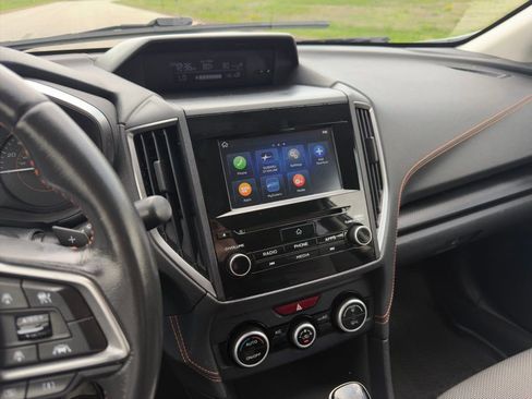 Used 2020 Subaru Crosstrek 2.0i Premium image 12