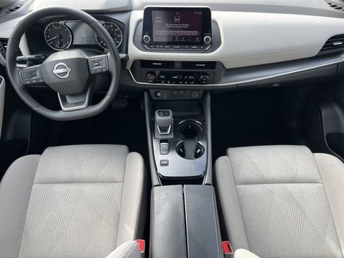 Certified 2025 Nissan Rogue SV image 2