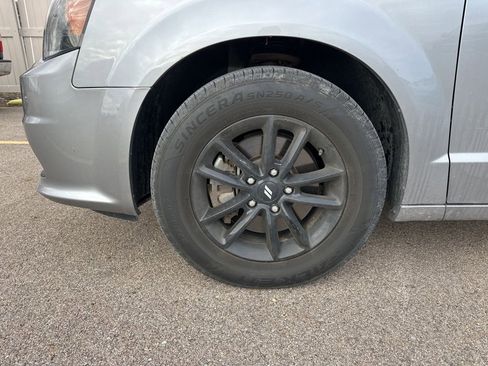 Used 2019 Dodge Grand Caravan GT image 19