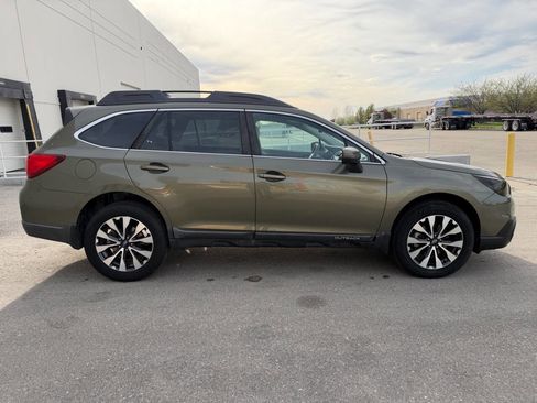 Used 2017 Subaru Outback 3.6R Limited image 34