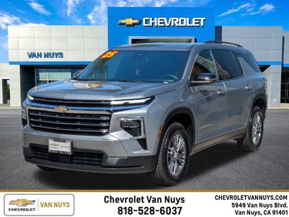 Used 2025 Chevrolet Traverse LT