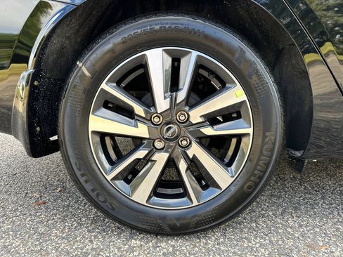 New 2025 Nissan Versa SV w/ Trunk Package image 17