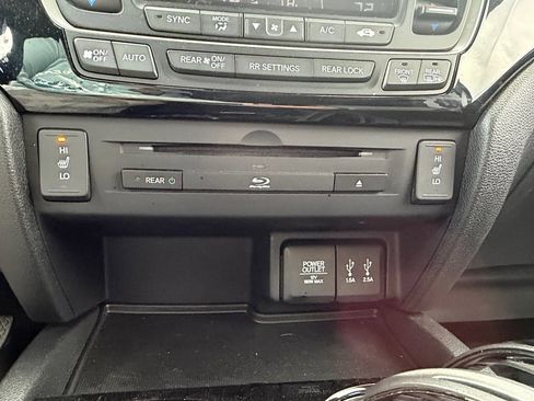 Used 2016 Honda Pilot Touring image 25