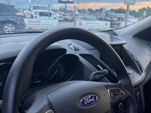 Used 2019 Ford Escape SE AWD/4WD image 2
