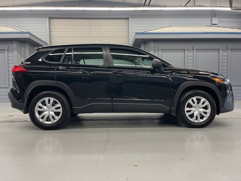 Used 2023 Toyota Corolla Cross L image 8