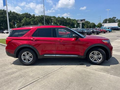 Used 2021 Ford Explorer XLT w/ Equipment Group 202A RWD image 7