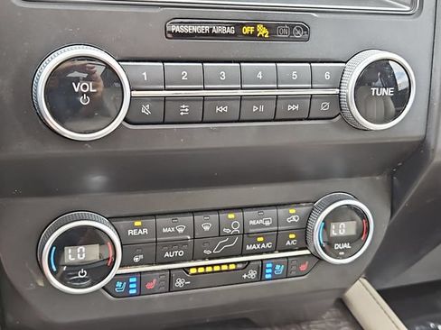 Used 2021 Ford Expedition Limited RWD image 50