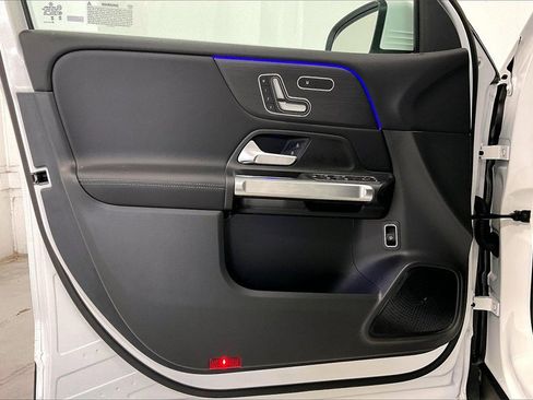New 2026 Mercedes-Benz GLB 250 4MATIC image 10