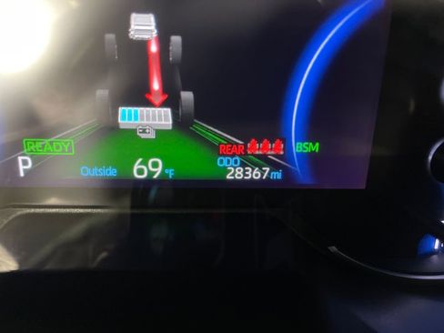 Used 2024 Toyota RAV4 XLE image 19